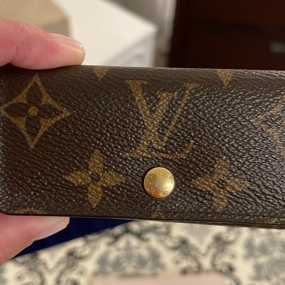 Louis Vuitton four key holder excellent condition - Picture 2 of 6